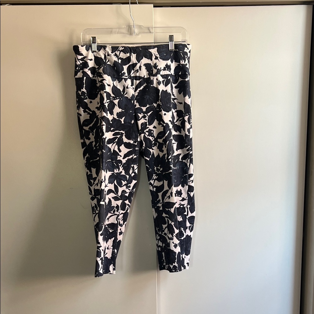 UP brand pants sz 14 cropped below knee